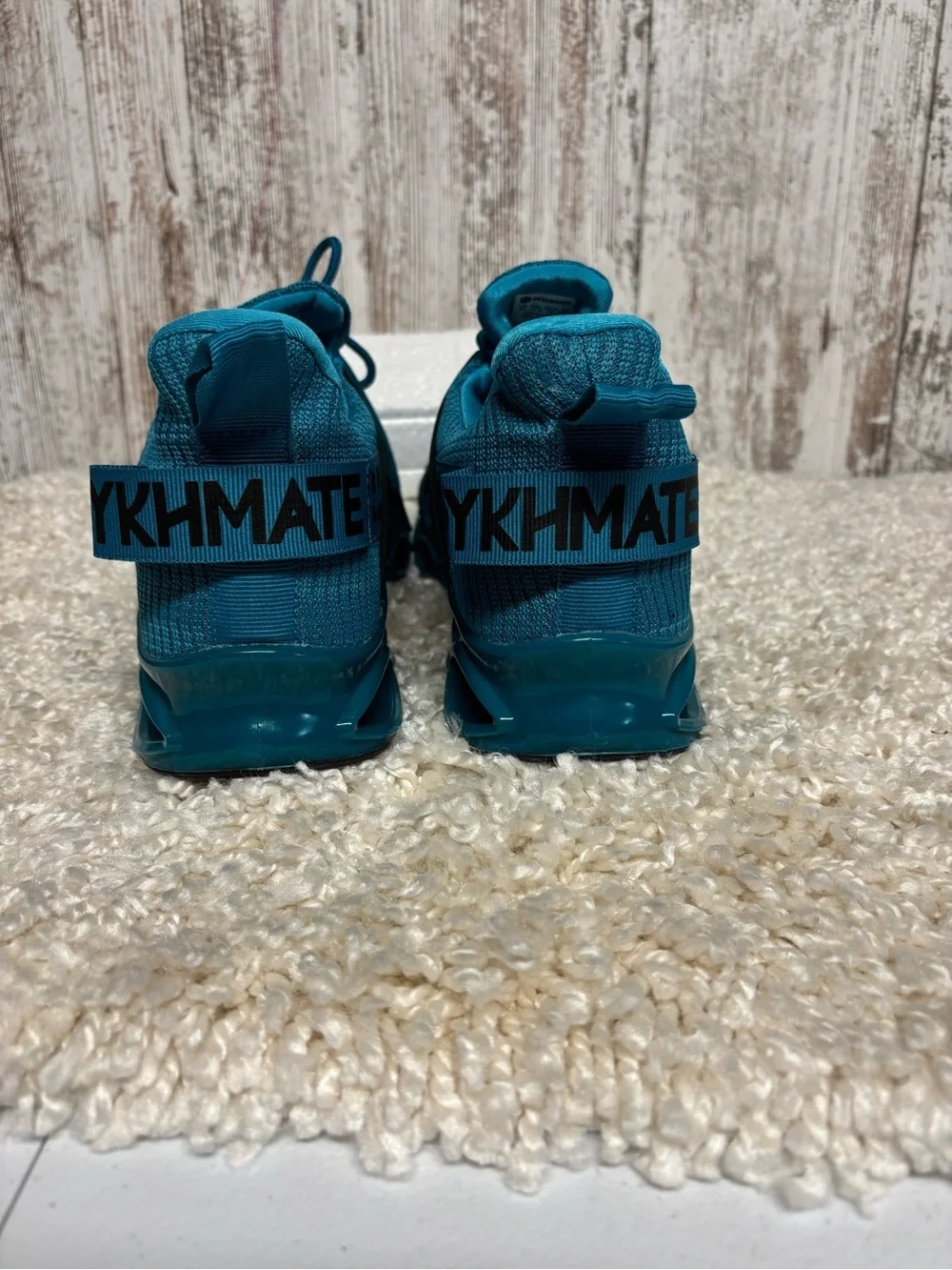 Men's Athletic Running Shoes in Teal and Black